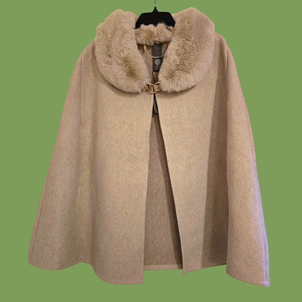 Elegant Cream Cape with Faux Fur Collar